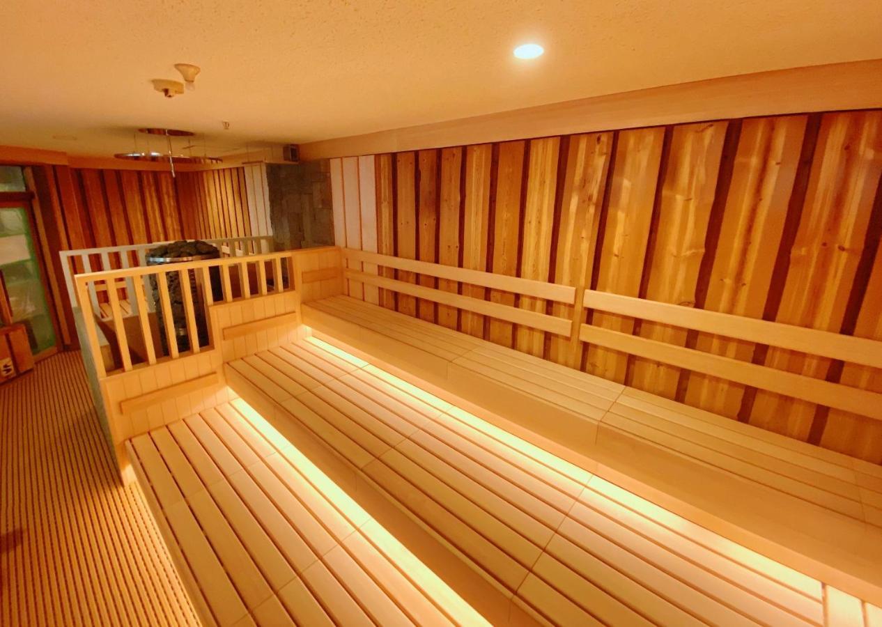 Sauna & Capsule Amza Osaka Exteriör bild